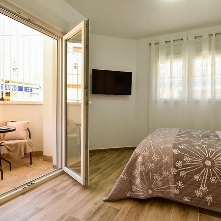 Apartments Cura Beach 또레비에하 외부 사진
