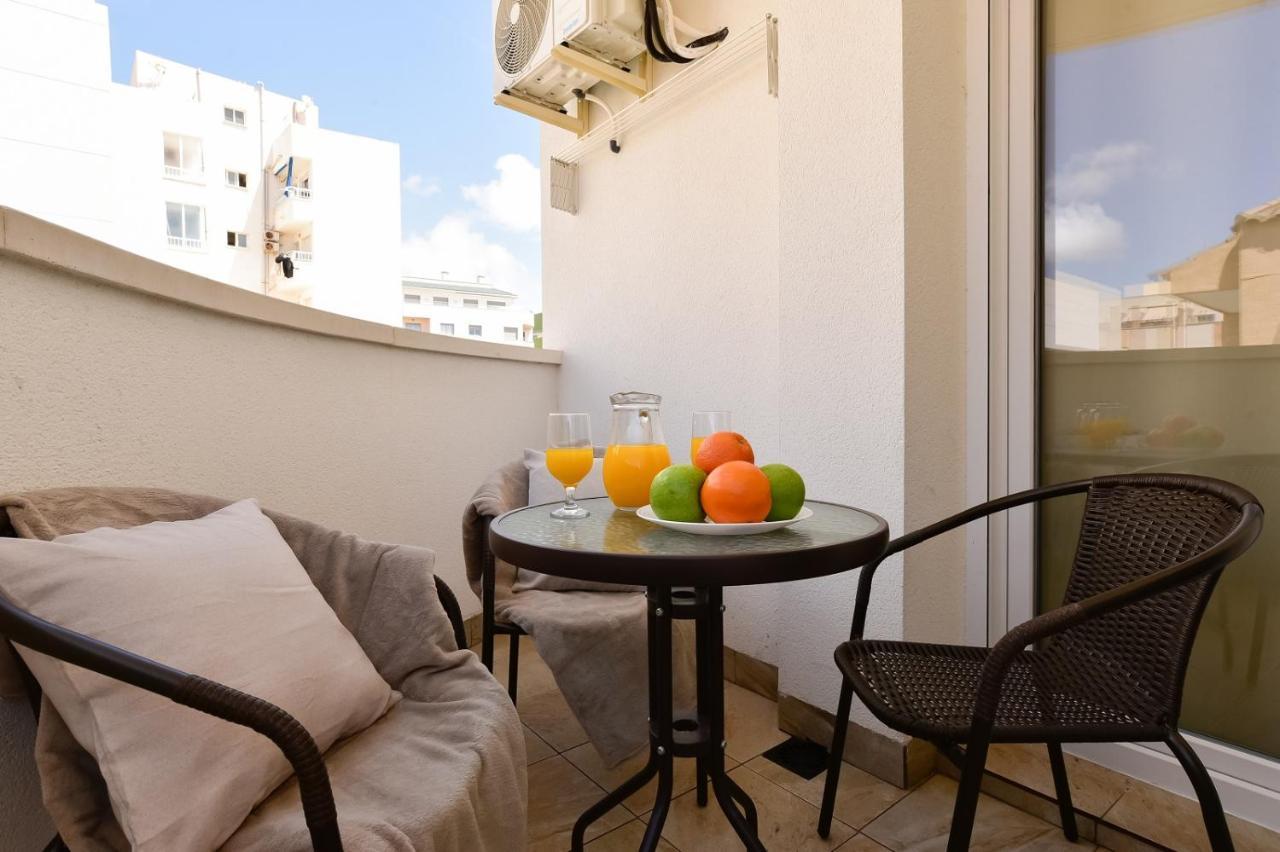 Apartments Cura Beach 또레비에하 외부 사진