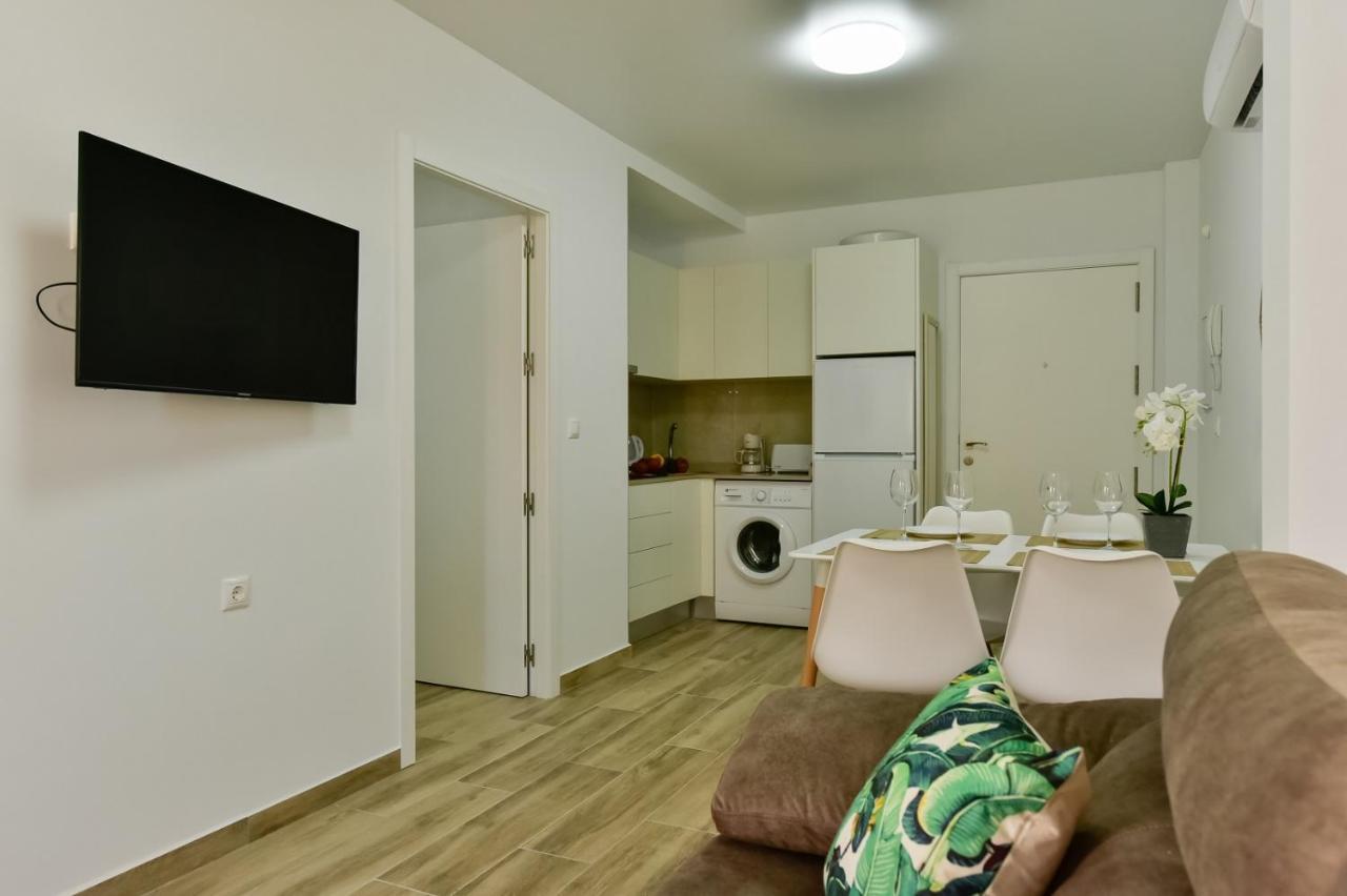 Apartments Cura Beach 또레비에하 외부 사진