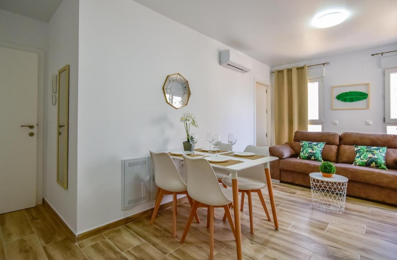Apartments Cura Beach 또레비에하 외부 사진