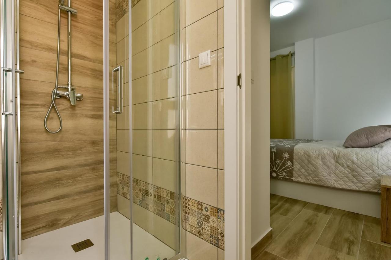 Apartments Cura Beach 또레비에하 외부 사진