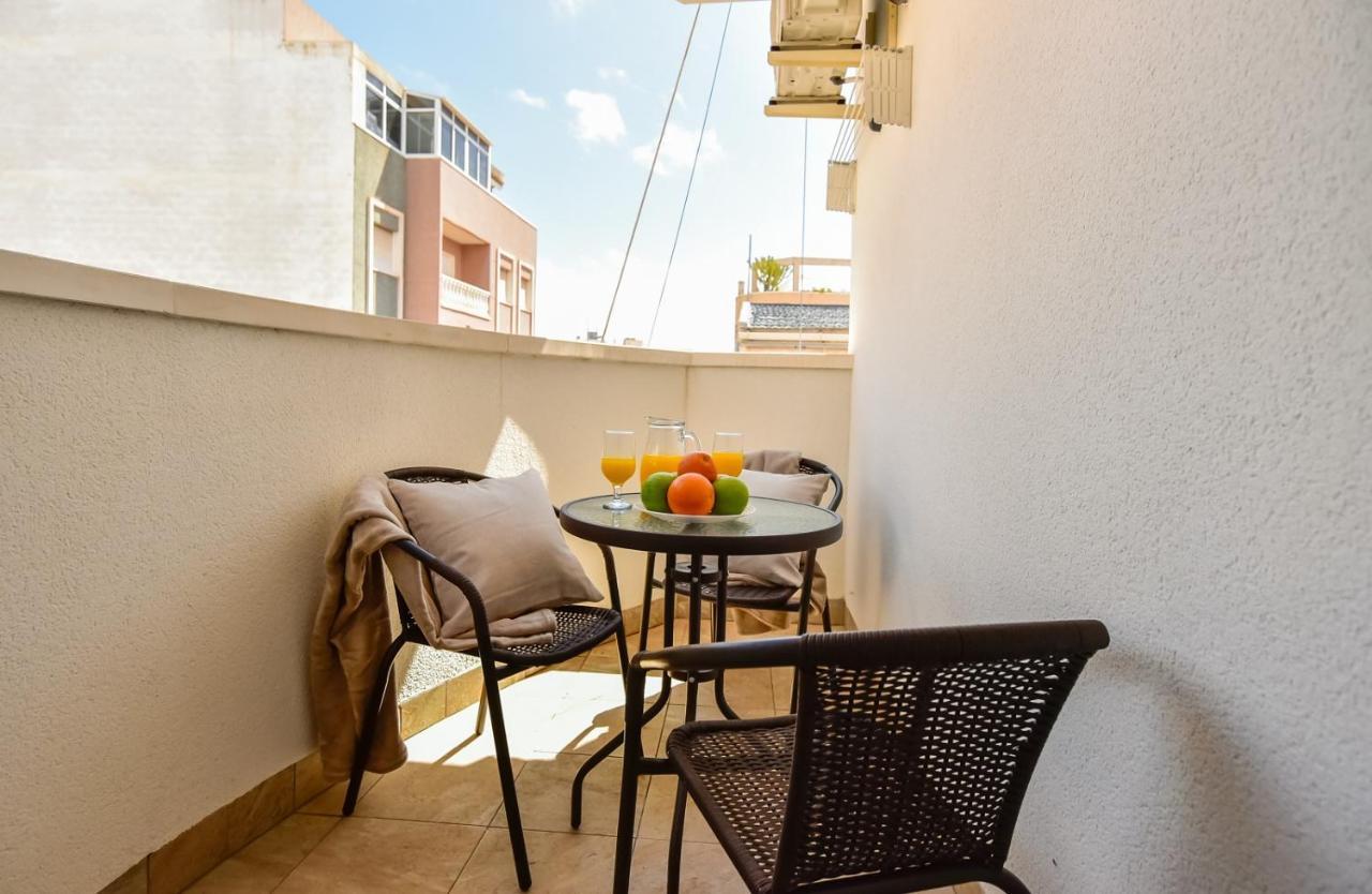 Apartments Cura Beach 또레비에하 외부 사진