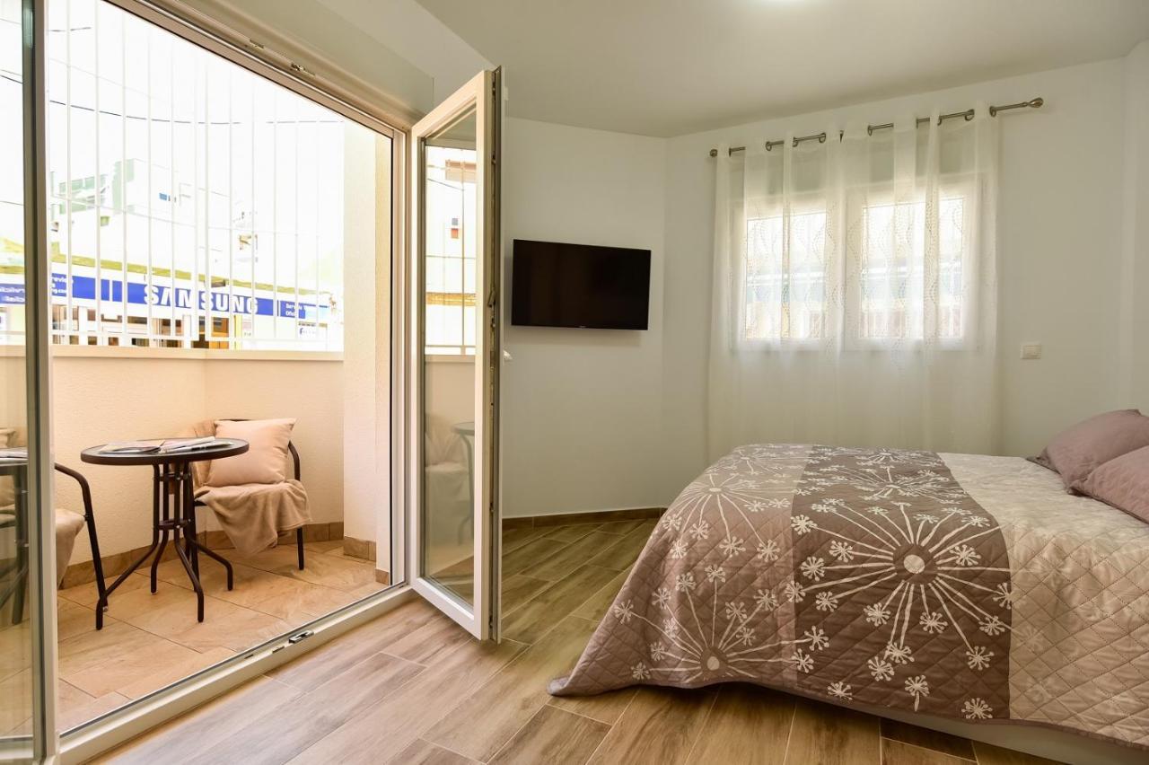 Apartments Cura Beach 또레비에하 외부 사진