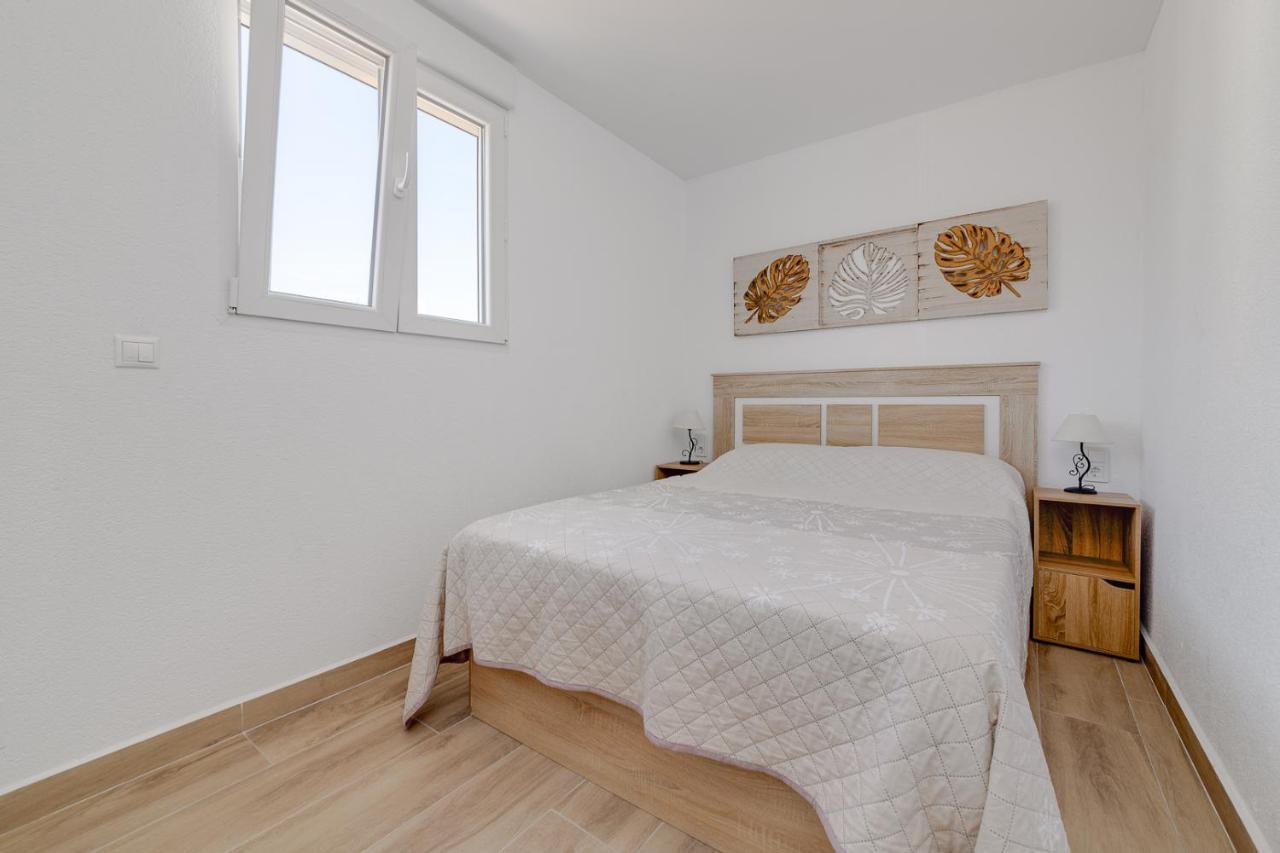 Apartments Cura Beach 또레비에하 외부 사진